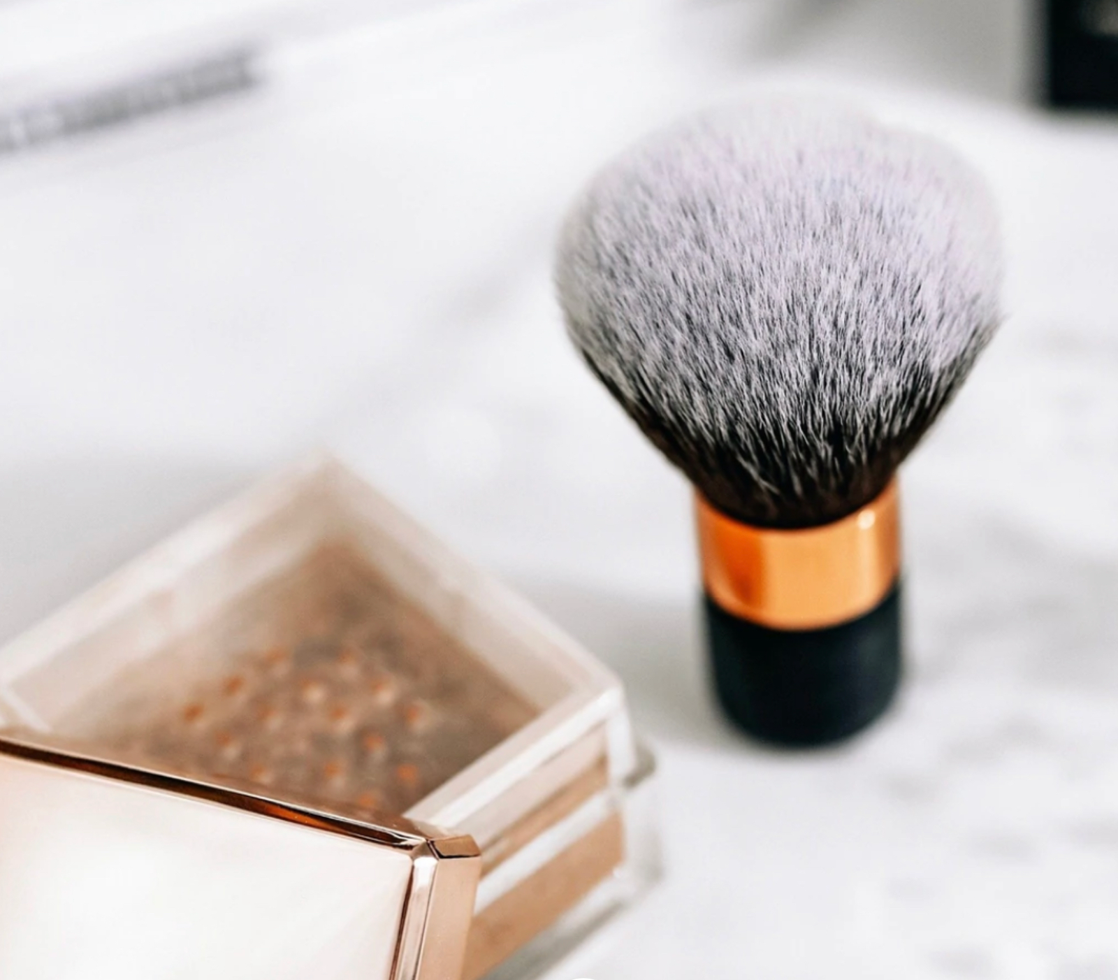 VANI-T Kabuki Brush